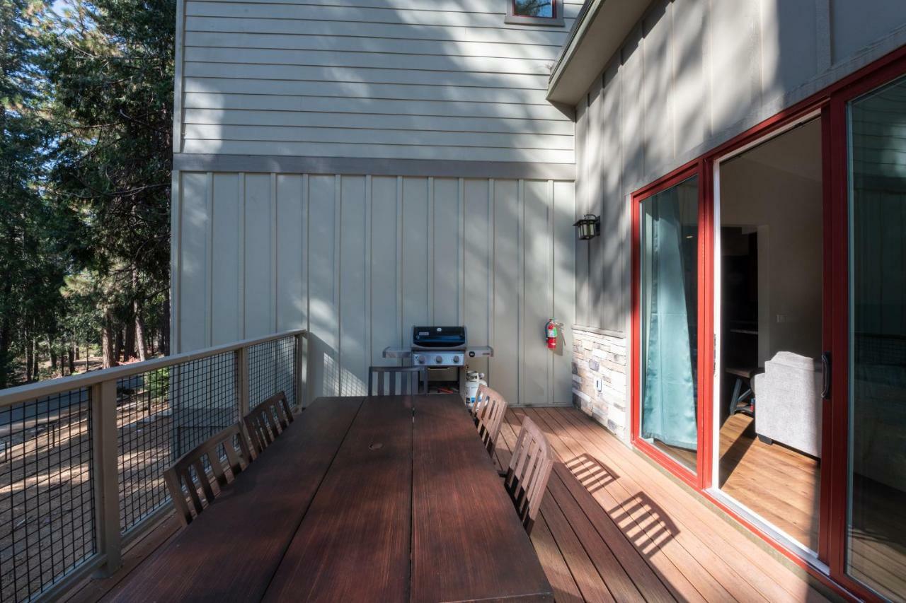 Boulder Ridge Villa Yosemite West Exterior photo